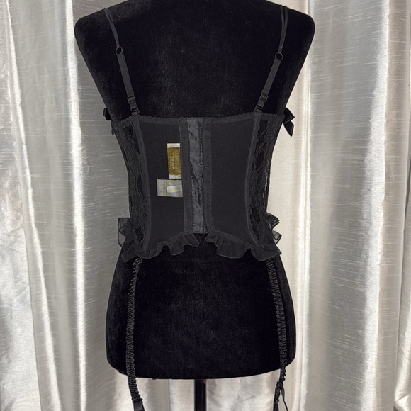 Vtg Victoria’s Secret Gold Label Corset Lacy Coquette Ruffle Garter Women’s 32B - Picture 4 of 7